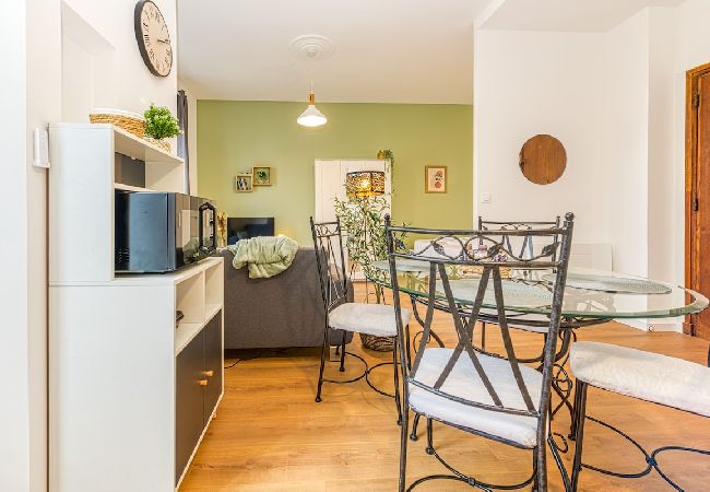 Studio in Grenoble - Between station and city center: double bed, wifi  Studio in Grenoble - Between station and city center: double bed, wifi