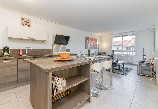 Apartment in Saint-Martin-d´Hères - Beautiful apartment-private garage-balcony-wifi  Apartment in Saint-Martin-d´Hères - Beautiful apartment-private garage-balcony-wifi