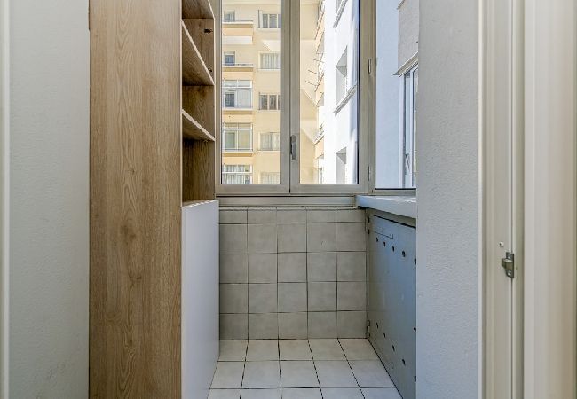 Studio in Grenoble - 15min walk to hyper-centre: real double bed, wifi  Studio in Grenoble - 15min walk to hyper-centre: real double bed, wifi