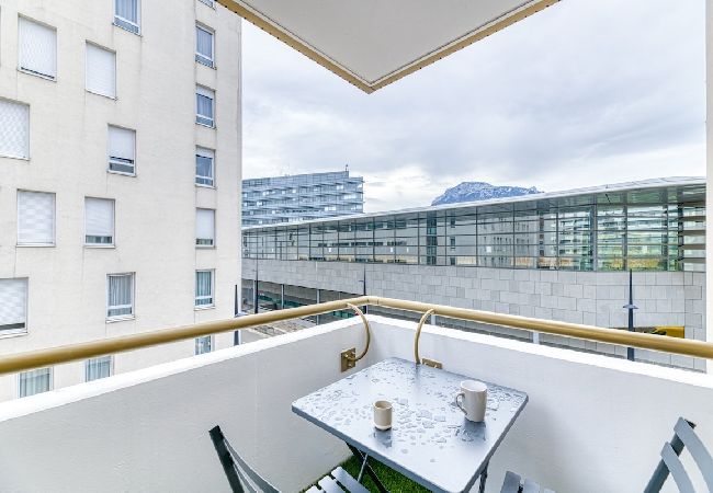 Apartment in Grenoble - Gare district, 2 people, fiber wifi, balcony  Apartment in Grenoble - Gare district, 2 people, fiber wifi, balcony