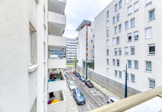 Apartment in Grenoble - Gare district, 2 people, fiber wifi, balcony  Apartment in Grenoble - Gare district, 2 people, fiber wifi, balcony