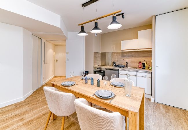 Apartment in Grenoble - Gare district, 2 people, fiber wifi, balcony  Apartment in Grenoble - Gare district, 2 people, fiber wifi, balcony