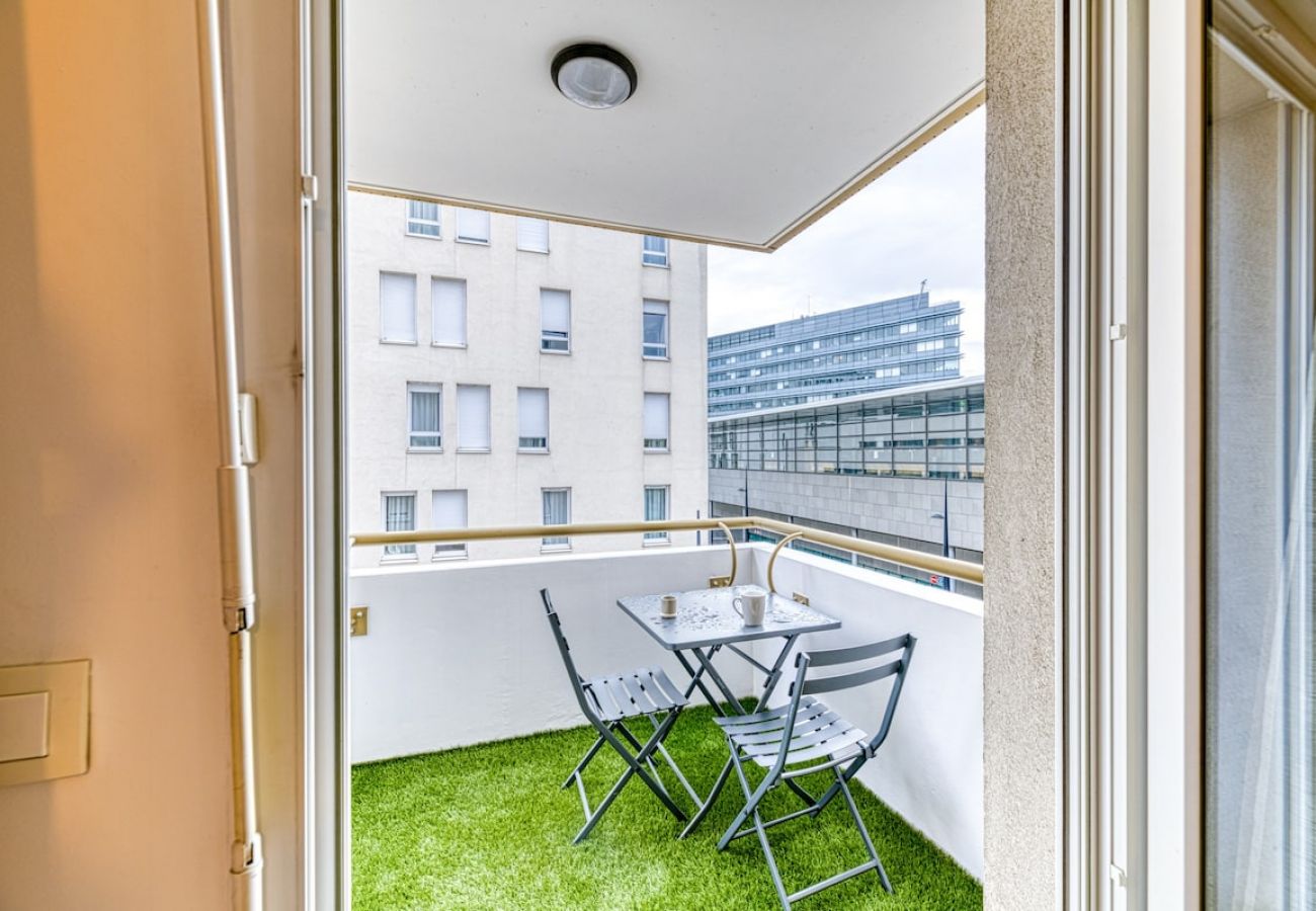 Apartment in Grenoble - Gare district, 2 people, fiber wifi, balcony  Apartment in Grenoble - Gare district, 2 people, fiber wifi, balcony