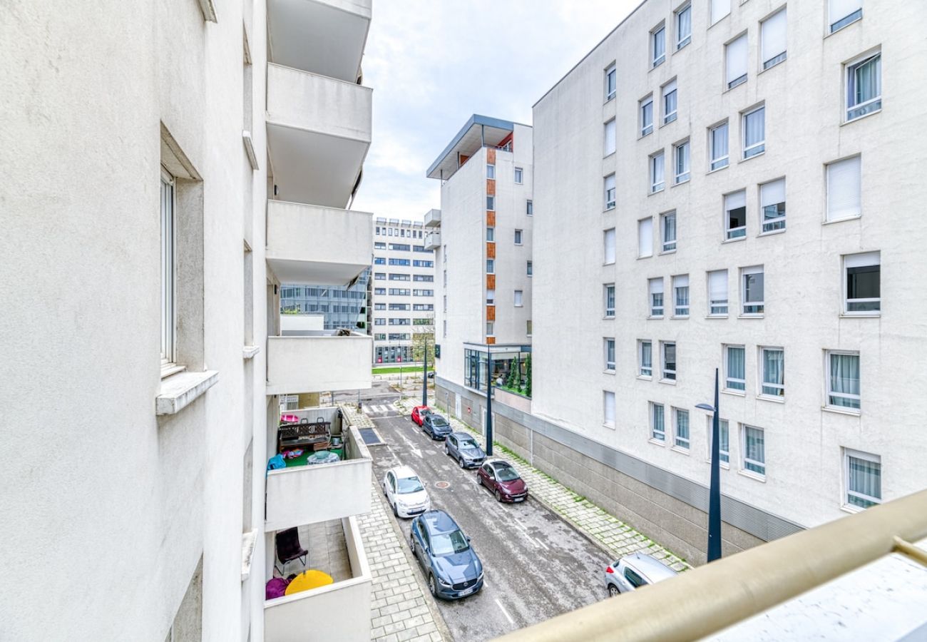 Apartment in Grenoble - Gare district, 2 people, fiber wifi, balcony  Apartment in Grenoble - Gare district, 2 people, fiber wifi, balcony