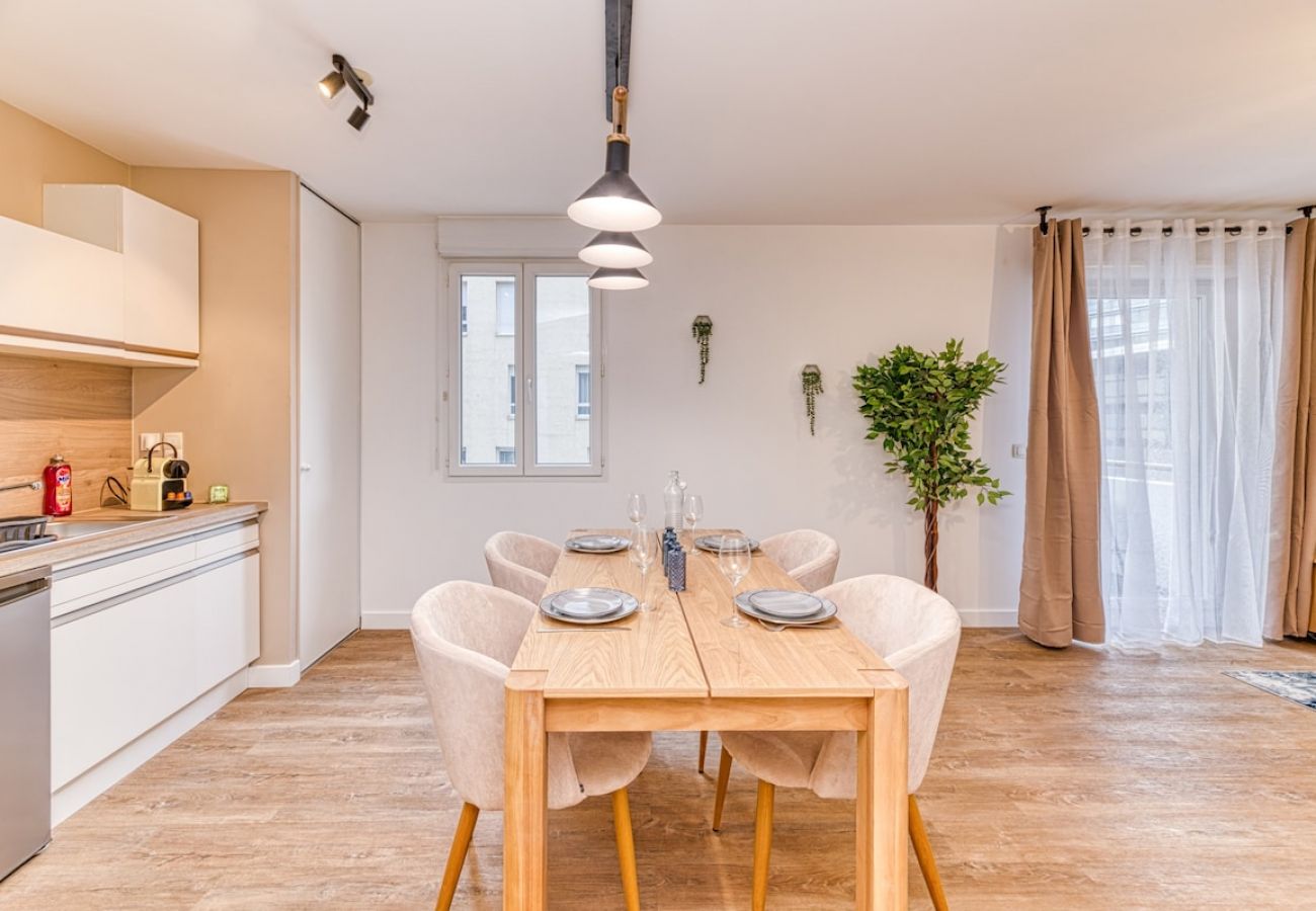 Apartment in Grenoble - Gare district, 2 people, fiber wifi, balcony  Apartment in Grenoble - Gare district, 2 people, fiber wifi, balcony