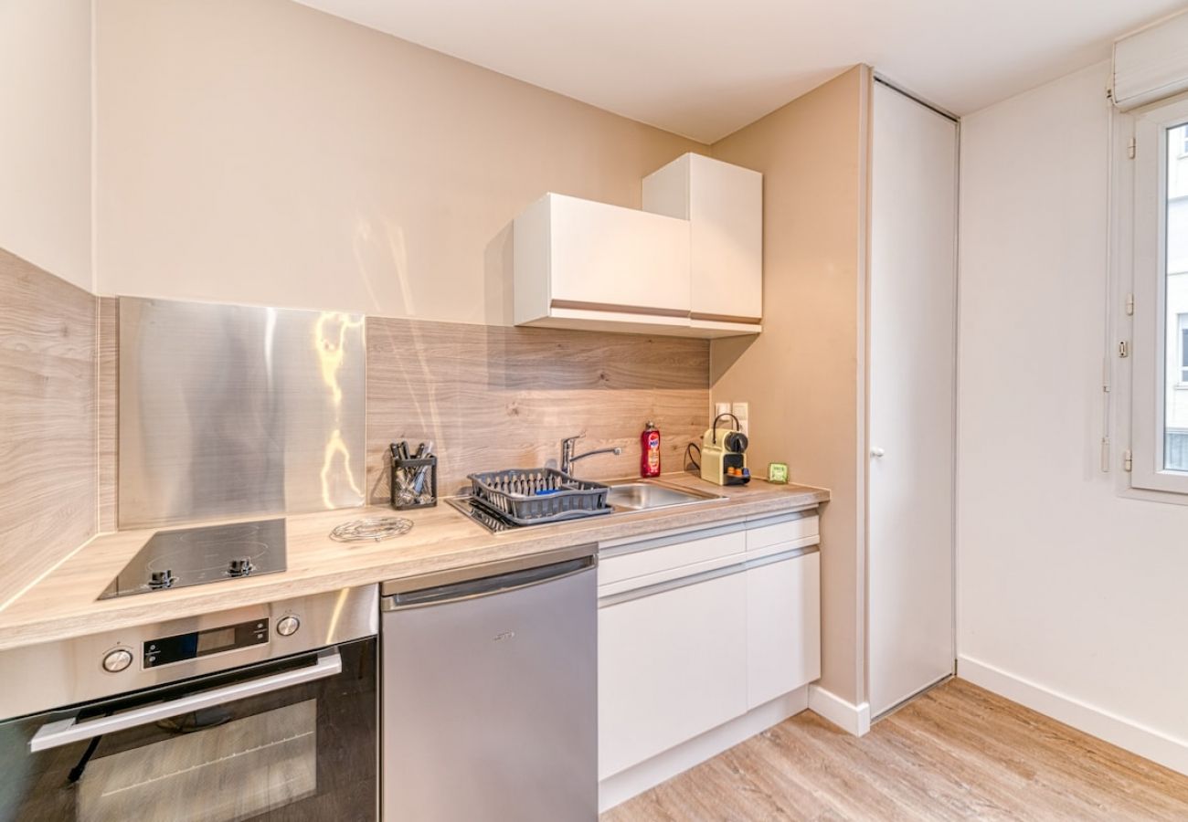 Apartment in Grenoble - Gare district, 2 people, fiber wifi, balcony  Apartment in Grenoble - Gare district, 2 people, fiber wifi, balcony