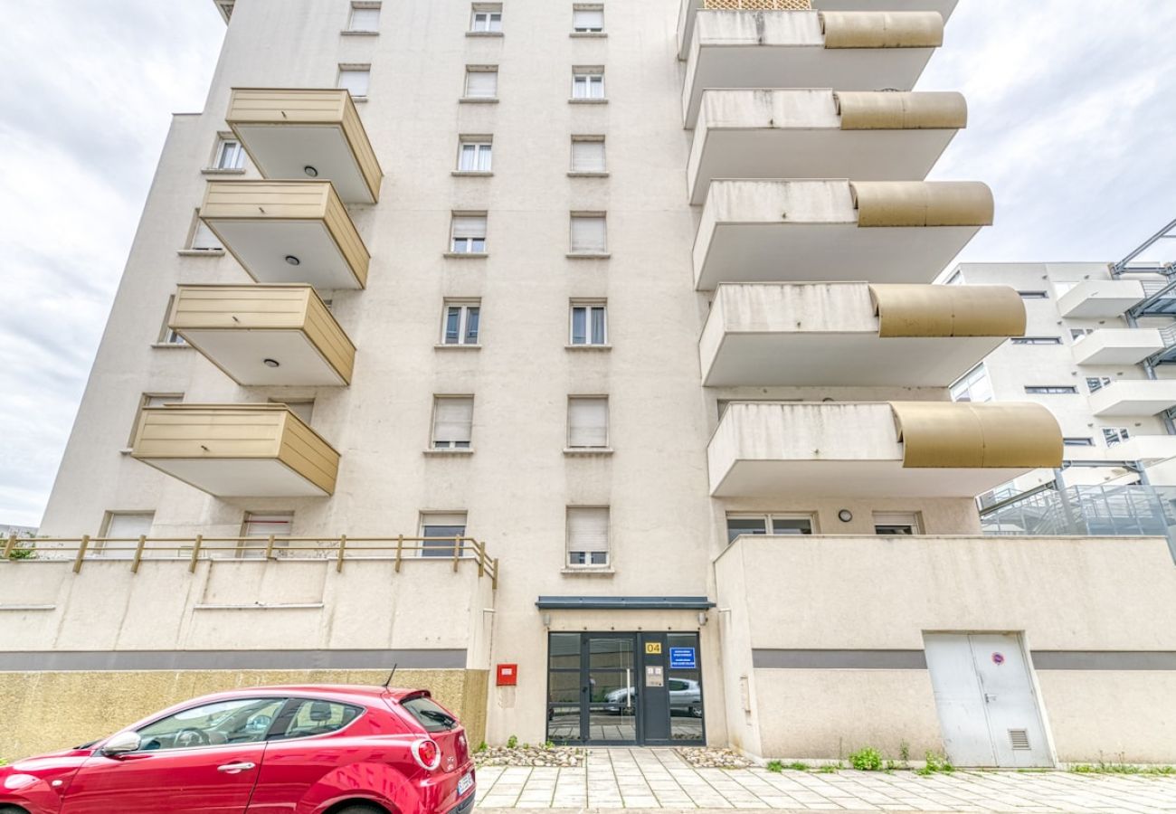 Apartment in Grenoble - Gare district, 2 people, fiber wifi, balcony  Apartment in Grenoble - Gare district, 2 people, fiber wifi, balcony