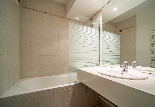 Apartment in Grenoble - Elegant accommodation+garage+air conditioning Apartment in Grenoble - Elegant accommodation+garage+air conditioning