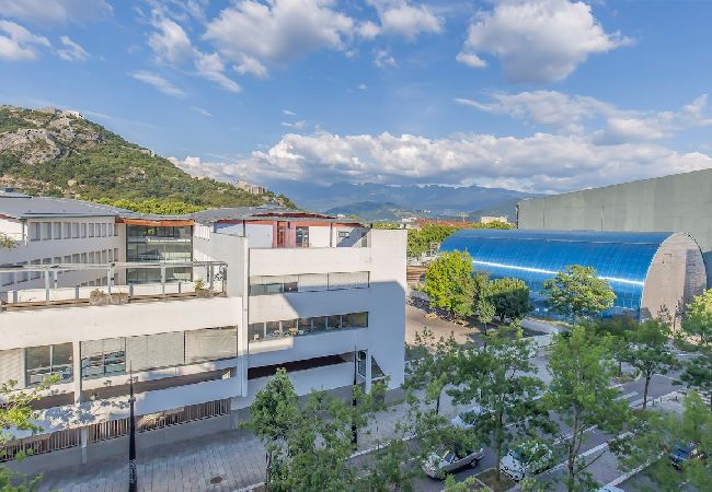 Apartment in Grenoble - Elegant accommodation+garage+air conditioning Apartment in Grenoble - Elegant accommodation+garage+air conditioning