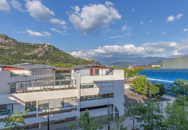 Apartment in Grenoble - Elegant accommodation+garage+air conditioning Apartment in Grenoble - Elegant accommodation+garage+air conditioning