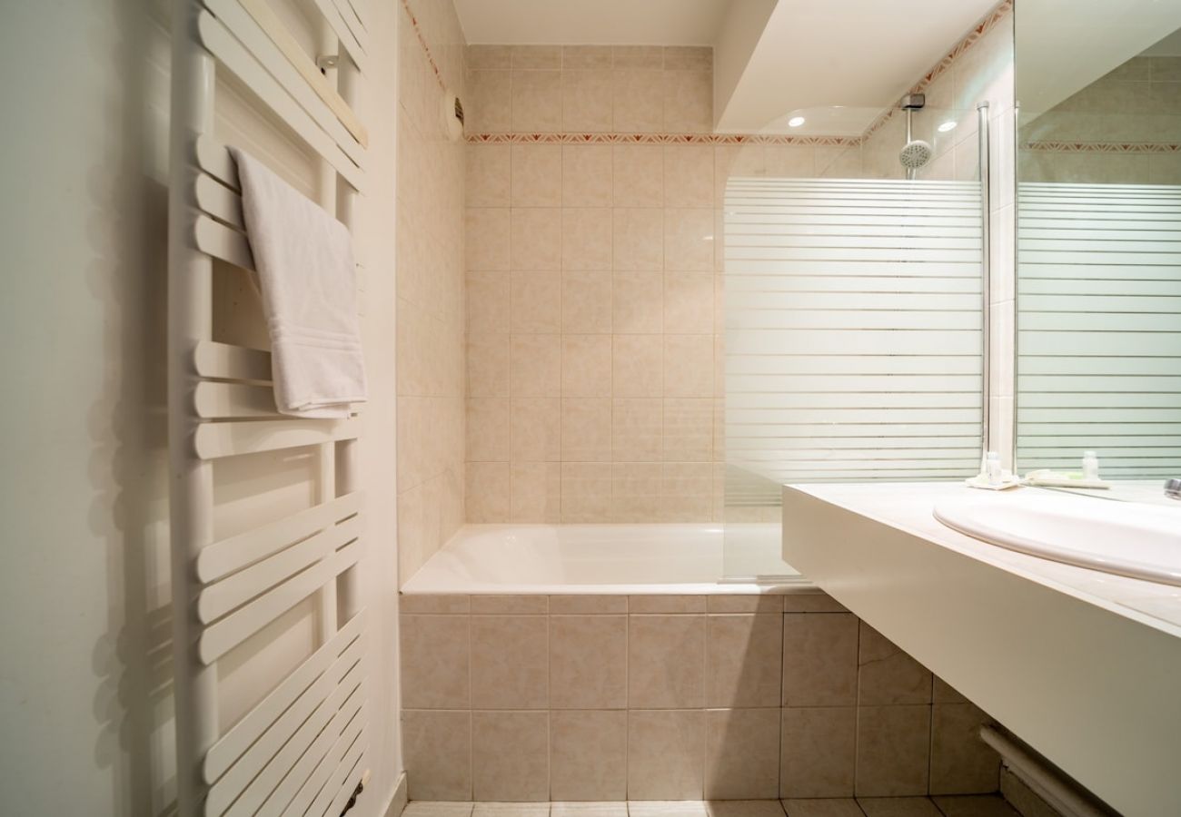 Apartment in Grenoble - Elegant accommodation+garage+air conditioning Apartment in Grenoble - Elegant accommodation+garage+air conditioning