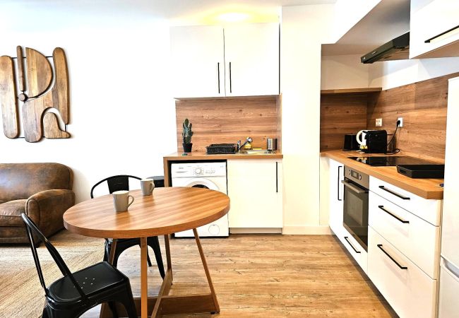 Apartment in Grenoble - Ricard - T2 - wifi - near train station Apartment in Grenoble - Ricard - T2 - wifi - near train station