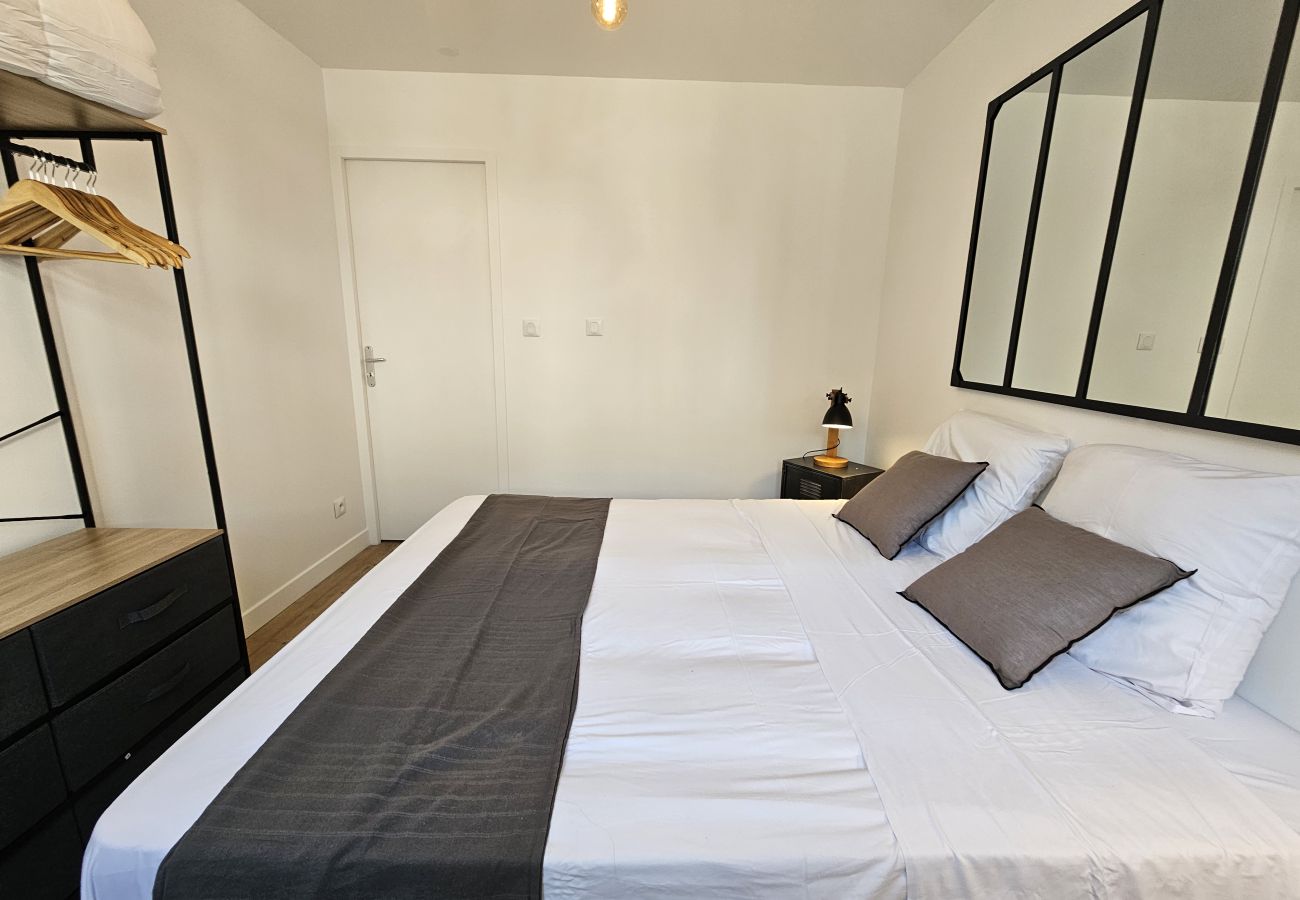Apartment in Grenoble - Ricard - T2 - wifi - near train station Apartment in Grenoble - Ricard - T2 - wifi - near train station