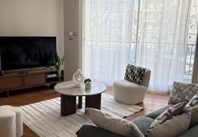 Apartment in Grenoble - Diables Bleus - 4-room apartment near city center - modern - jacuzzi