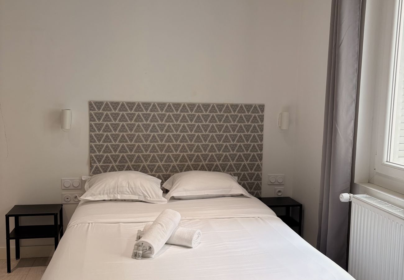 Apartment in Grenoble - 3ème 44 Foch - Studio near the city center - double bed - equipped