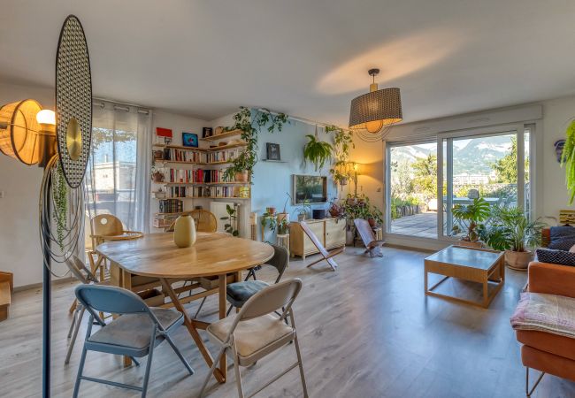 Apartment in Grenoble - Paul Bourget - Le Nid des Cimes – Spacious & Mountain Views