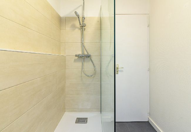 Appartement à Grenoble - Charmant T2, confort, tram au pied  Appartement à Grenoble - Charmant T2, confort, tram au pied