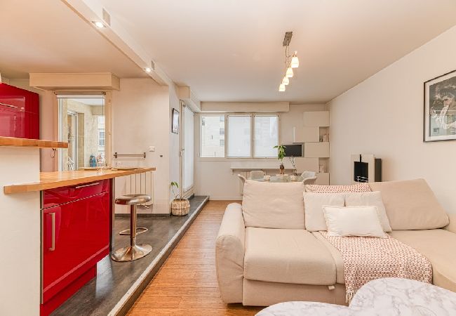 Appartement à Grenoble - 50m GEM - 400m Gare: garage privé, terrasse, wifi  Appartement à Grenoble - 50m GEM - 400m Gare: garage privé, terrasse, wifi