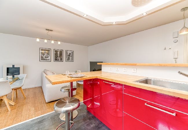Appartement à Grenoble - 50m GEM - 400m Gare: garage privé, terrasse, wifi  Appartement à Grenoble - 50m GEM - 400m Gare: garage privé, terrasse, wifi