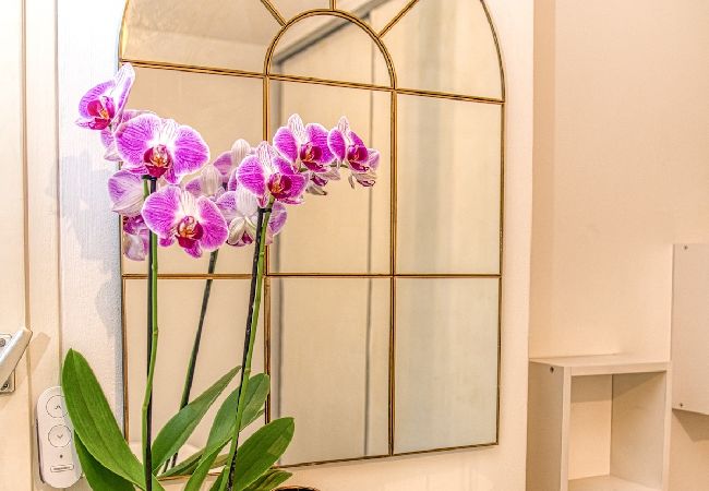 Appartement à Grenoble - 50m GEM - 400m Gare: garage privé, terrasse, wifi  Appartement à Grenoble - 50m GEM - 400m Gare: garage privé, terrasse, wifi