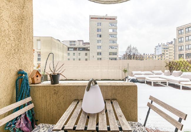 Appartement à Grenoble - 50m GEM - 400m Gare: garage privé, terrasse, wifi  Appartement à Grenoble - 50m GEM - 400m Gare: garage privé, terrasse, wifi