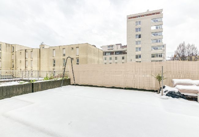 Appartement à Grenoble - 50m GEM - 400m Gare: garage privé, terrasse, wifi  Appartement à Grenoble - 50m GEM - 400m Gare: garage privé, terrasse, wifi
