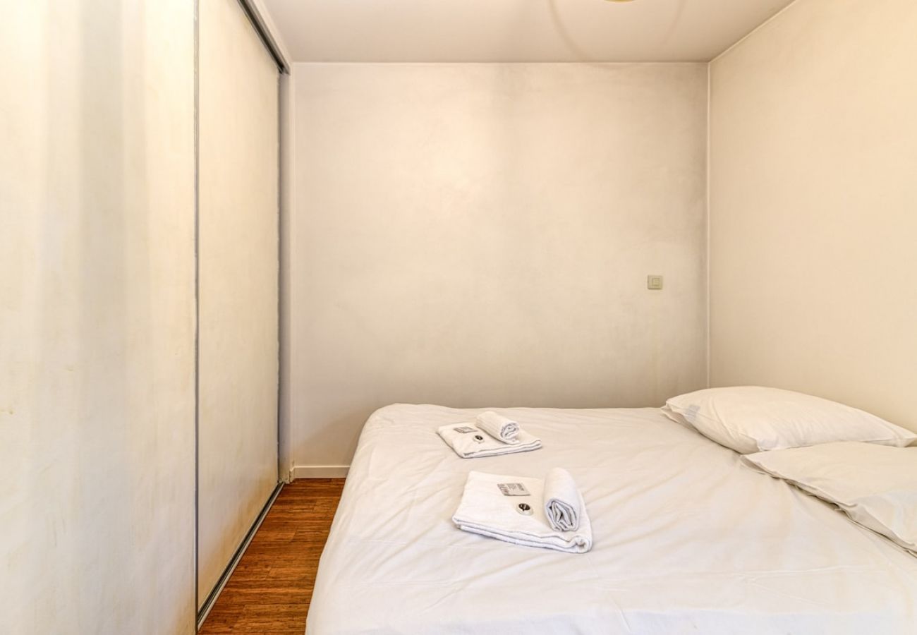 Appartement à Grenoble - 50m GEM - 400m Gare: garage privé, terrasse, wifi  Appartement à Grenoble - 50m GEM - 400m Gare: garage privé, terrasse, wifi