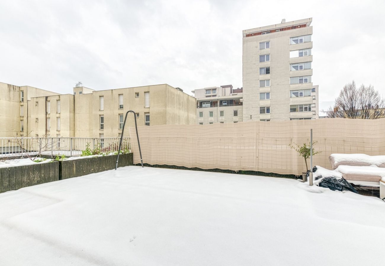 Appartement à Grenoble - 50m GEM - 400m Gare: garage privé, terrasse, wifi  Appartement à Grenoble - 50m GEM - 400m Gare: garage privé, terrasse, wifi