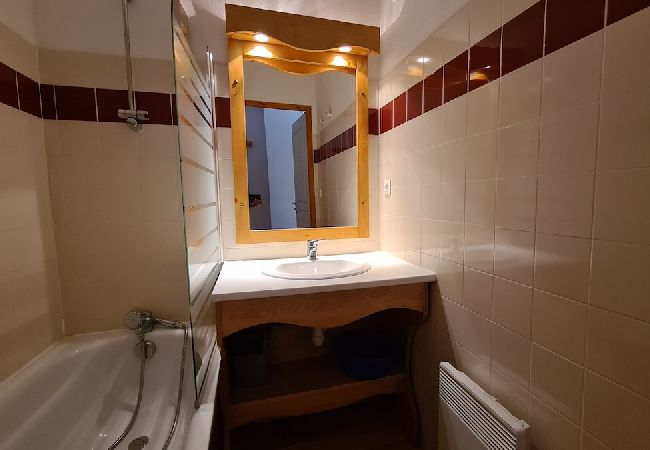 Appartement à Chamrousse - CHAMROUSSE-50m from ski lifts-2 bedrooms-balcony  Appartement à Chamrousse - CHAMROUSSE-50m from ski lifts-2 bedrooms-balcony