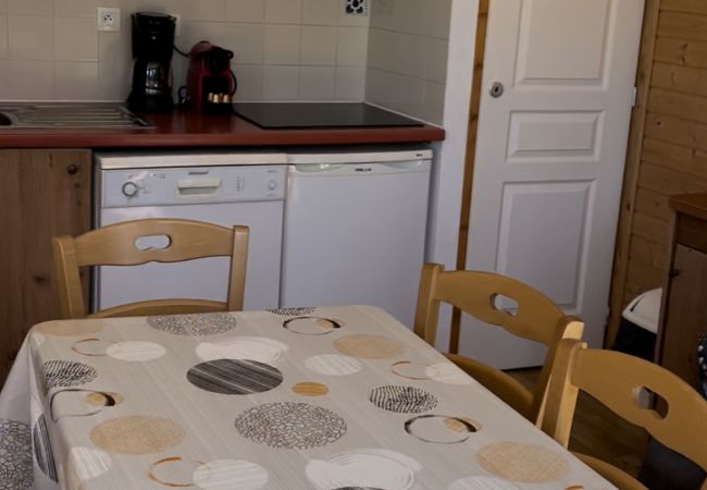 Appartement à Chamrousse - CHAMROUSSE-50m from ski lifts-2 bedrooms-balcony  Appartement à Chamrousse - CHAMROUSSE-50m from ski lifts-2 bedrooms-balcony