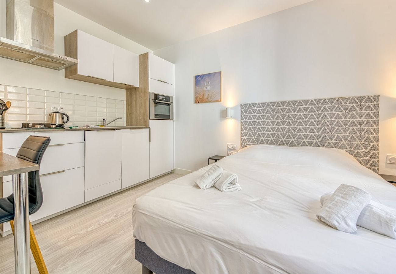 Studio à Grenoble - 15min à pied hyper-centre: vrai lit double, wifi 