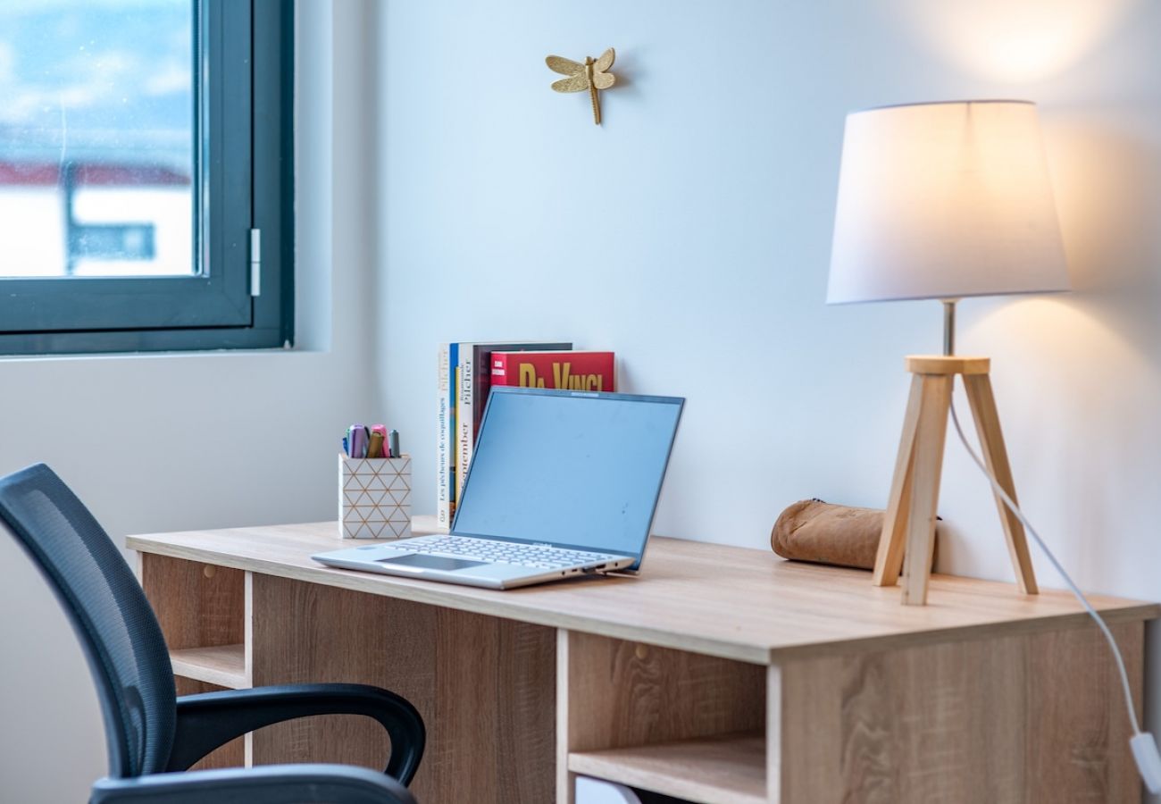 Appartement à Grenoble - Logement élégant + garage privé + clim réversible