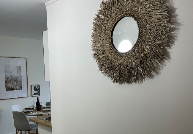 Appartement à Grenoble - SUPERBE: parking gratuit + wifi puissant + balcon  Appartement à Grenoble - SUPERBE: parking gratuit + wifi puissant + balcon
