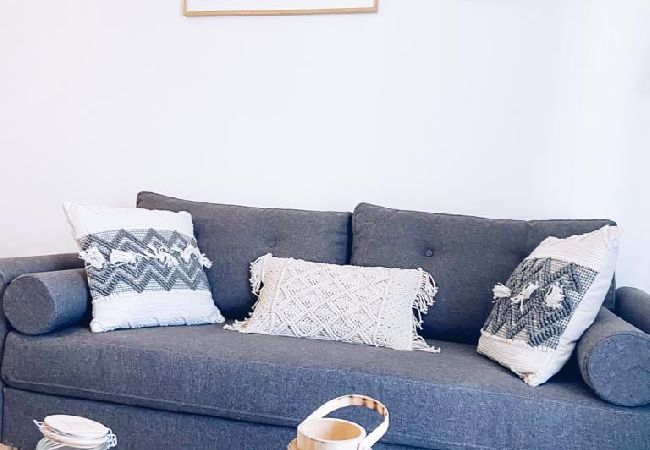 Appartement à Grenoble - SUPERBE: parking gratuit + wifi puissant + balcon  Appartement à Grenoble - SUPERBE: parking gratuit + wifi puissant + balcon