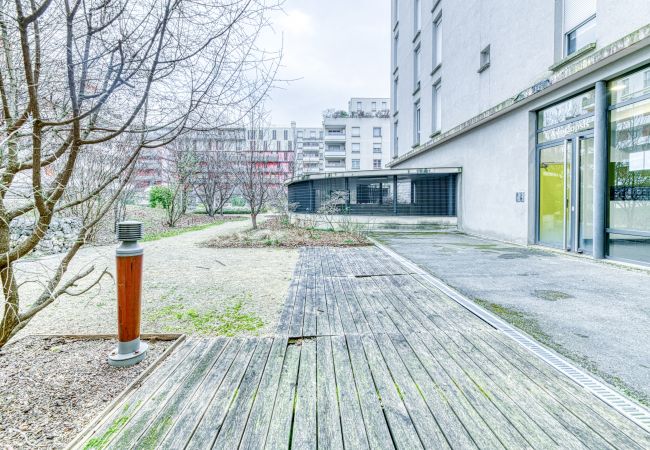 Appartement à Grenoble - 5min Alpexpo: 4 personnes-garage privé-terrasse Appartement à Grenoble - 5min Alpexpo: 4 personnes-garage privé-terrasse