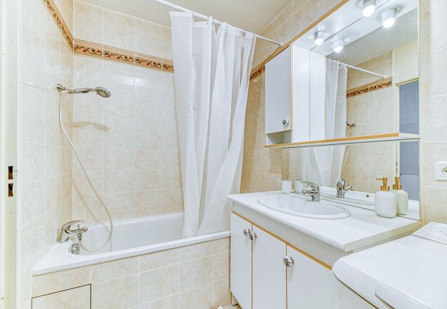 Appartement à Grenoble - 5min Alpexpo: 4 personnes-garage privé-terrasse Appartement à Grenoble - 5min Alpexpo: 4 personnes-garage privé-terrasse