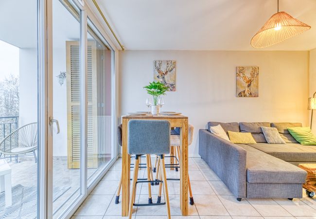 Appartement à Grenoble - 5min Alpexpo: 4 personnes-garage privé-terrasse Appartement à Grenoble - 5min Alpexpo: 4 personnes-garage privé-terrasse