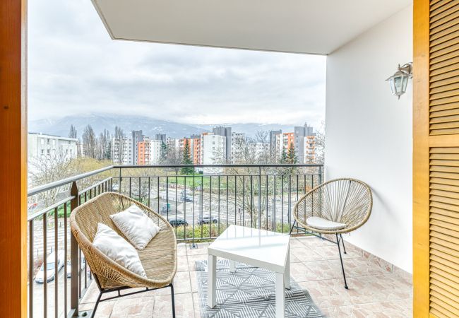 Appartement à Grenoble - 5min Alpexpo: 4 personnes-garage privé-terrasse Appartement à Grenoble - 5min Alpexpo: 4 personnes-garage privé-terrasse