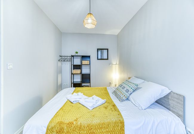 Appartement à Grenoble - 5min Alpexpo: 4 personnes-garage privé-terrasse Appartement à Grenoble - 5min Alpexpo: 4 personnes-garage privé-terrasse