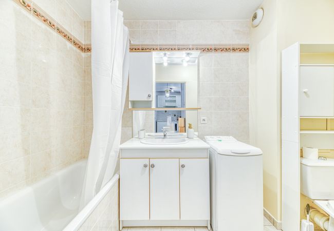 Appartement à Grenoble - 5min Alpexpo: 4 personnes-garage privé-terrasse Appartement à Grenoble - 5min Alpexpo: 4 personnes-garage privé-terrasse