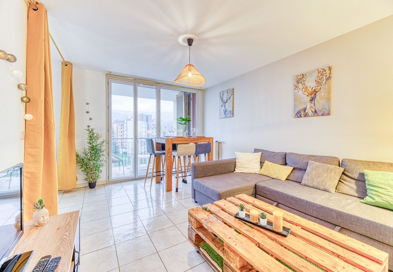 Appartement à Grenoble - 5min Alpexpo: 4 personnes-garage privé-terrasse Appartement à Grenoble - 5min Alpexpo: 4 personnes-garage privé-terrasse