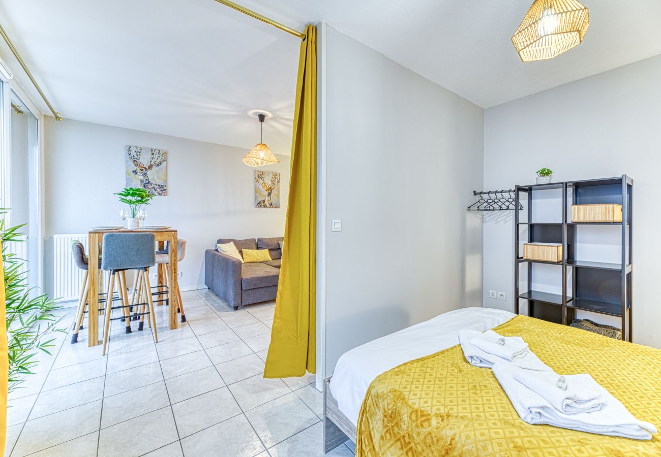 Appartement à Grenoble - 5min Alpexpo: 4 personnes-garage privé-terrasse Appartement à Grenoble - 5min Alpexpo: 4 personnes-garage privé-terrasse