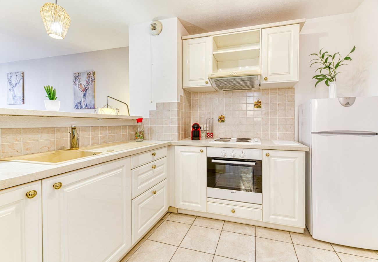 Appartement à Grenoble - 5min Alpexpo: 4 personnes-garage privé-terrasse Appartement à Grenoble - 5min Alpexpo: 4 personnes-garage privé-terrasse