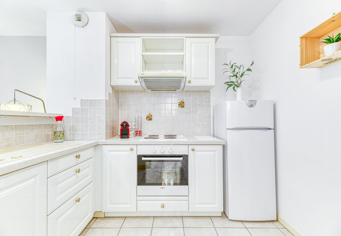 Appartement à Grenoble - 5min Alpexpo: 4 personnes-garage privé-terrasse Appartement à Grenoble - 5min Alpexpo: 4 personnes-garage privé-terrasse