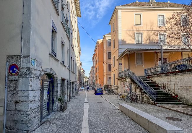 Appartement à Grenoble - Impasse Du Four Appartement à Grenoble - Impasse Du Four