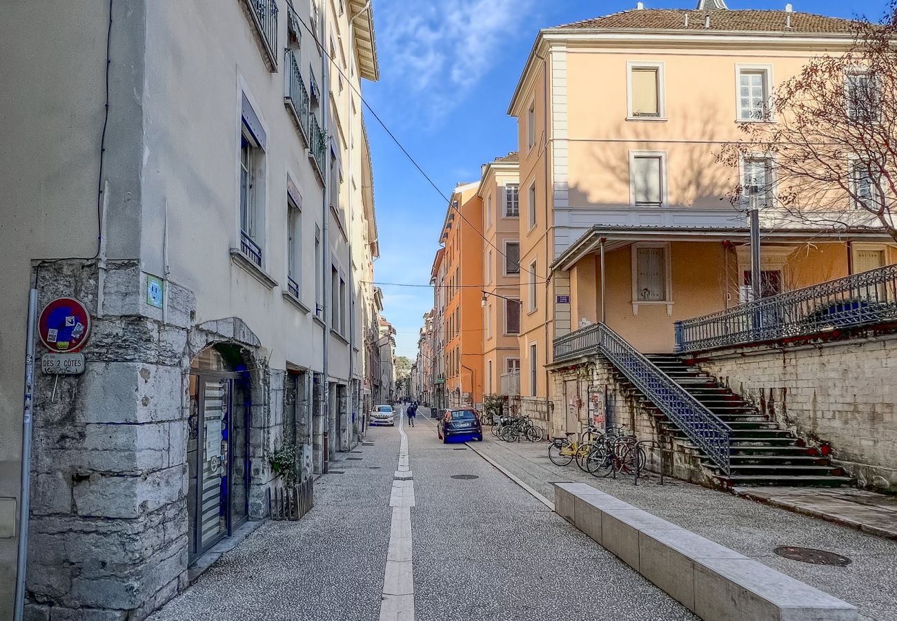Appartement à Grenoble - Impasse Du Four Appartement à Grenoble - Impasse Du Four