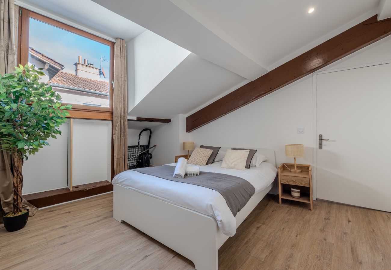 Appartement à Grenoble - Impasse Du Four Appartement à Grenoble - Impasse Du Four