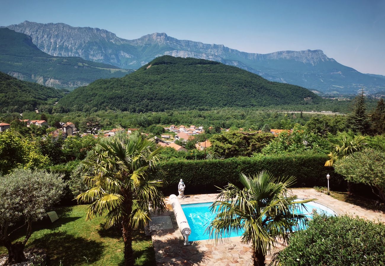 Maison à Saint-Georges-de-Commiers - Havre de paix - Piscine / jardin privé - Vue montagne
