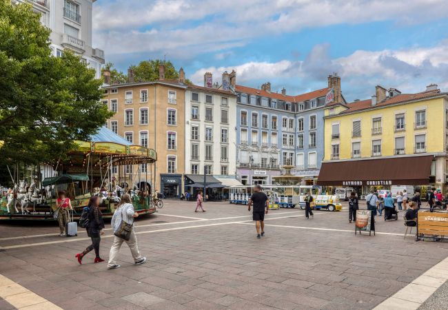 Appartement à Grenoble - République - Hyper-Centre - Cosy T2 avec Wifi Fibre Appartement à Grenoble - République - Hyper-Centre - Cosy T2 avec Wifi Fibre