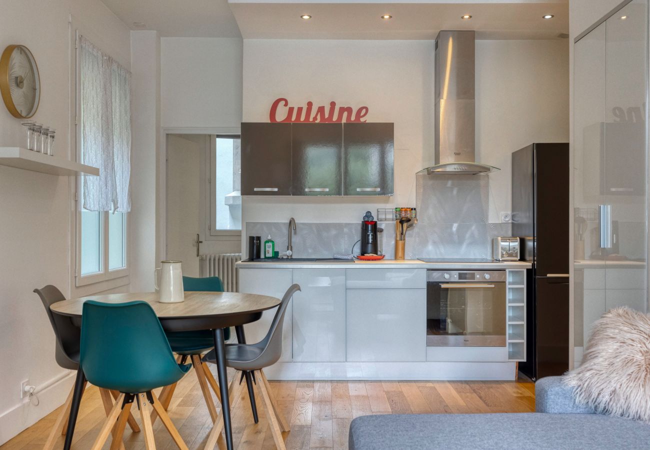 Appartement à Grenoble - République - Hyper-Centre - Cosy T2 avec Wifi Fibre Appartement à Grenoble - République - Hyper-Centre - Cosy T2 avec Wifi Fibre